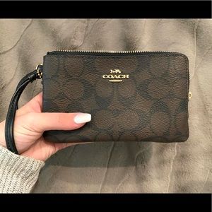 NEVER USED: Coach Double Zipper Wristlet